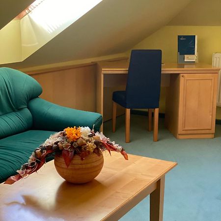 Parkhotel Na Baracke Nová Dubnica Zewnętrze zdjęcie