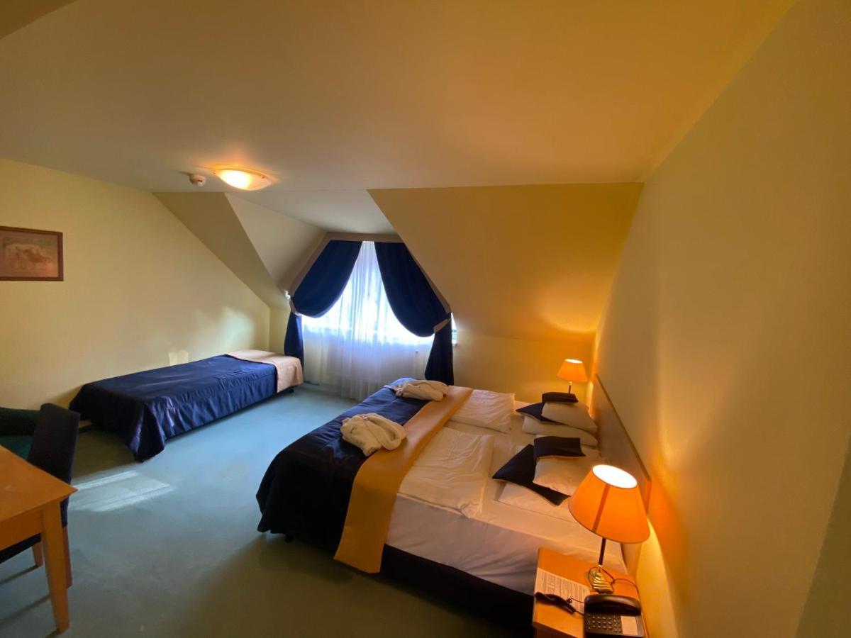 Parkhotel Na Baracke Nová Dubnica Zewnętrze zdjęcie