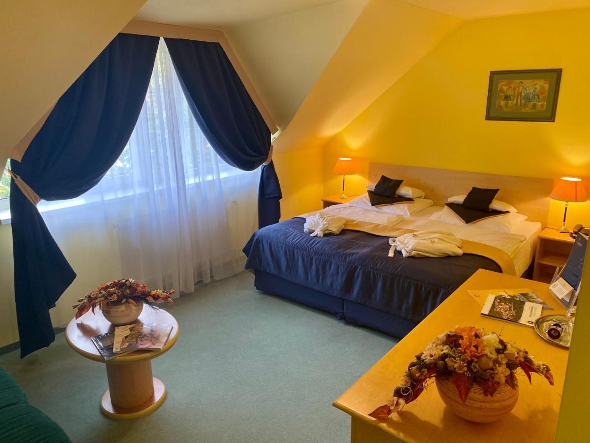 Parkhotel Na Baracke Nová Dubnica Zewnętrze zdjęcie
